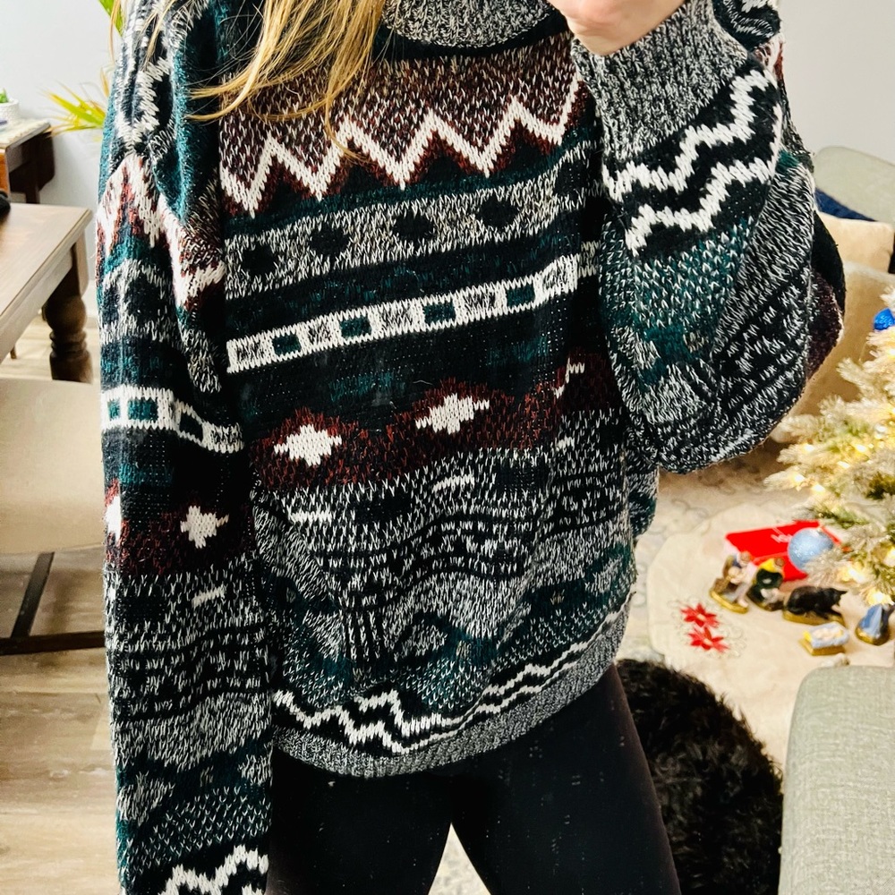 Aztec Print Sweater - Picture 5 of 6